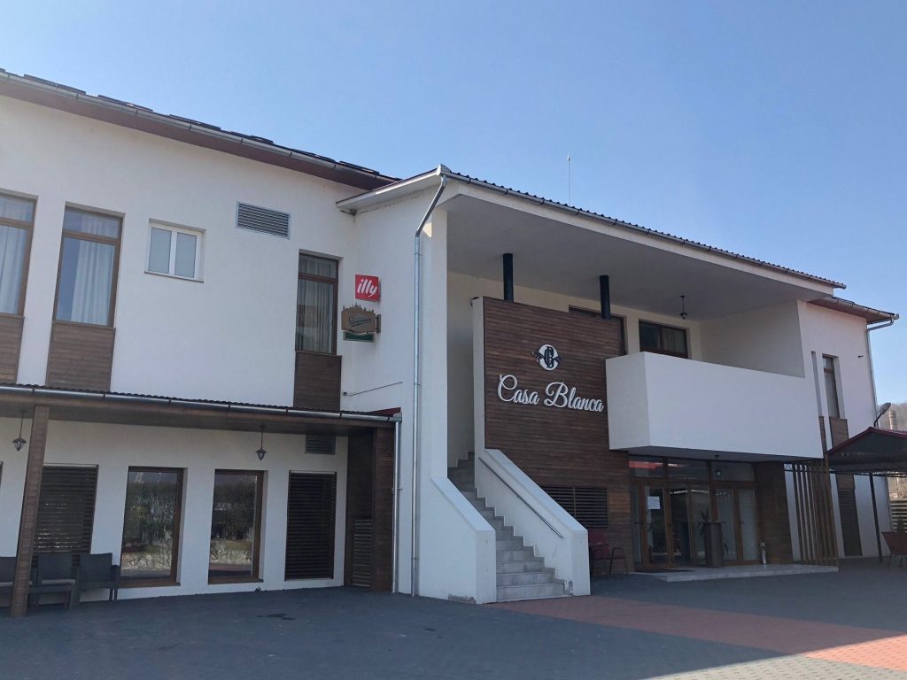 cele mai bune magazine de convenienta in otelu rosu