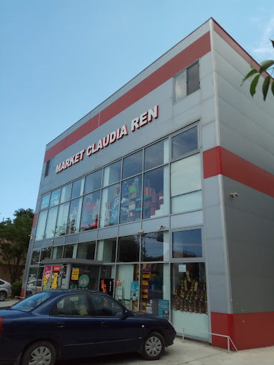 Market Claudia Ren